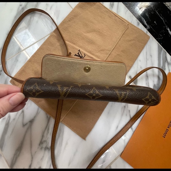 LOUIS VUITTON MONOGRAM CANVAS WAIST POCHETTE - Picture 12 of 16